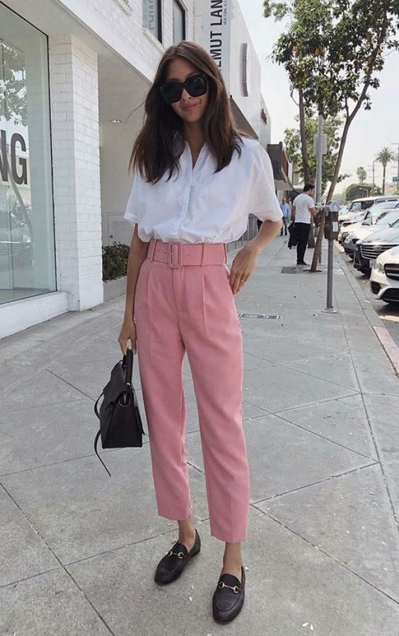 Le pantalon rose, comment le porter?